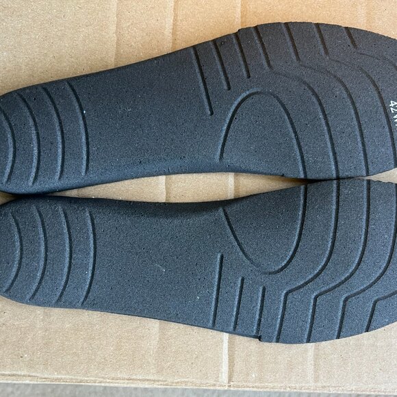 Balenciage Tripe S Sneakers - Picture 7 of 9